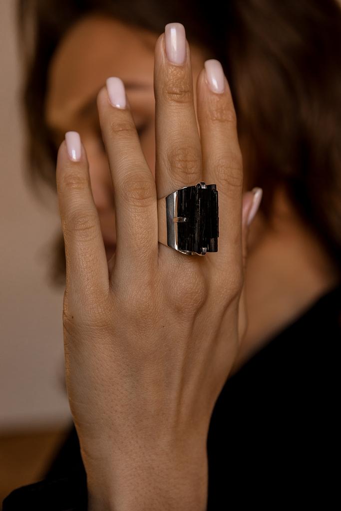 Кольцо кафф с черным турмалином