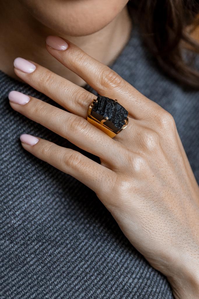Кольцо кафф с черным турмалином