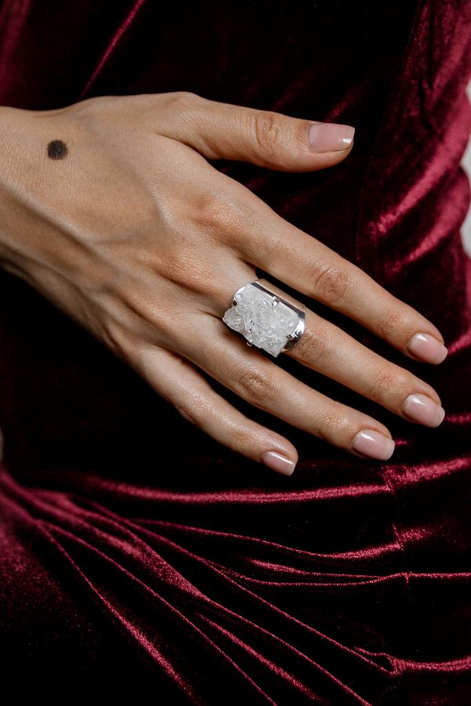 Кольцо кафф с друзой горного хрусталя