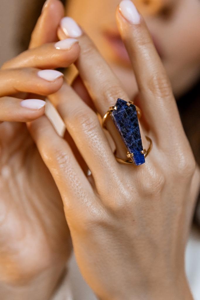 Кольцо с кристаллом содалита