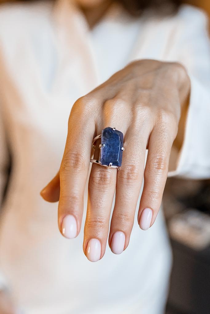 Кольцо с содалитом