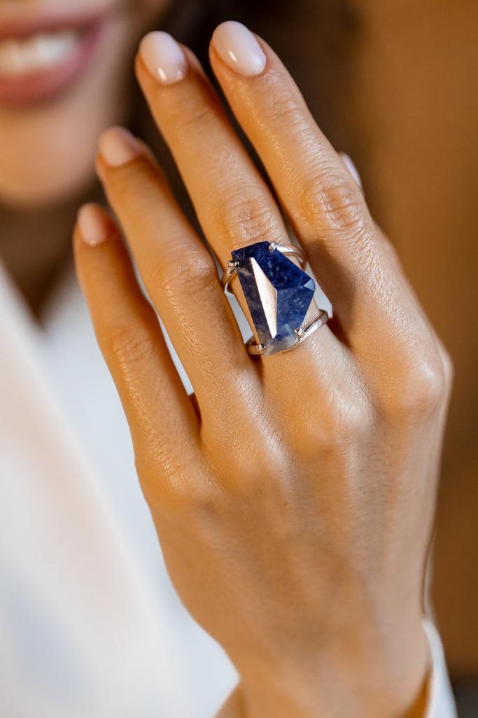 Кольцо с содалитом