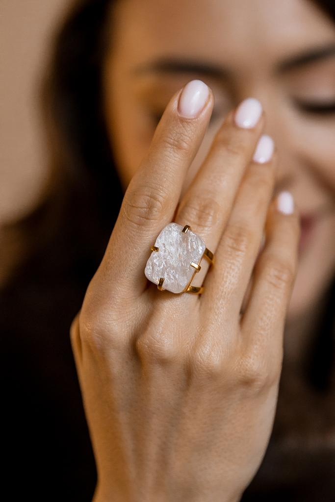 Кольцо с розовым кварцем