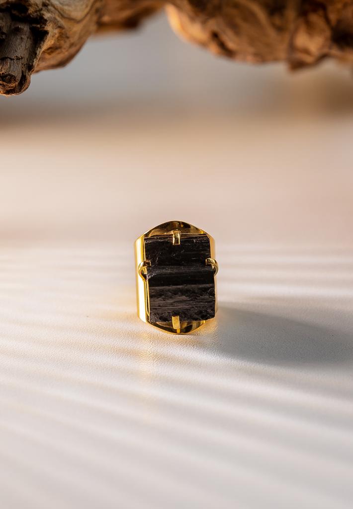 кольцо с черным турмалином