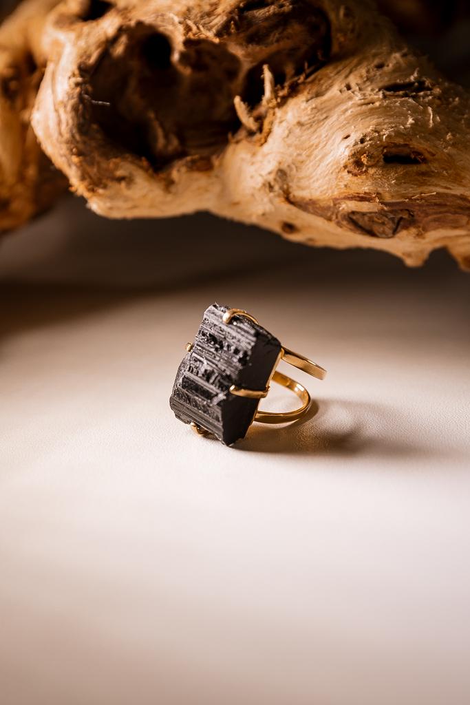 Кольцо с черным турмалином