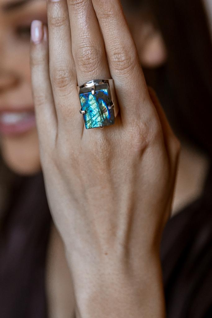 Кольцо кафф с лабрадоритом