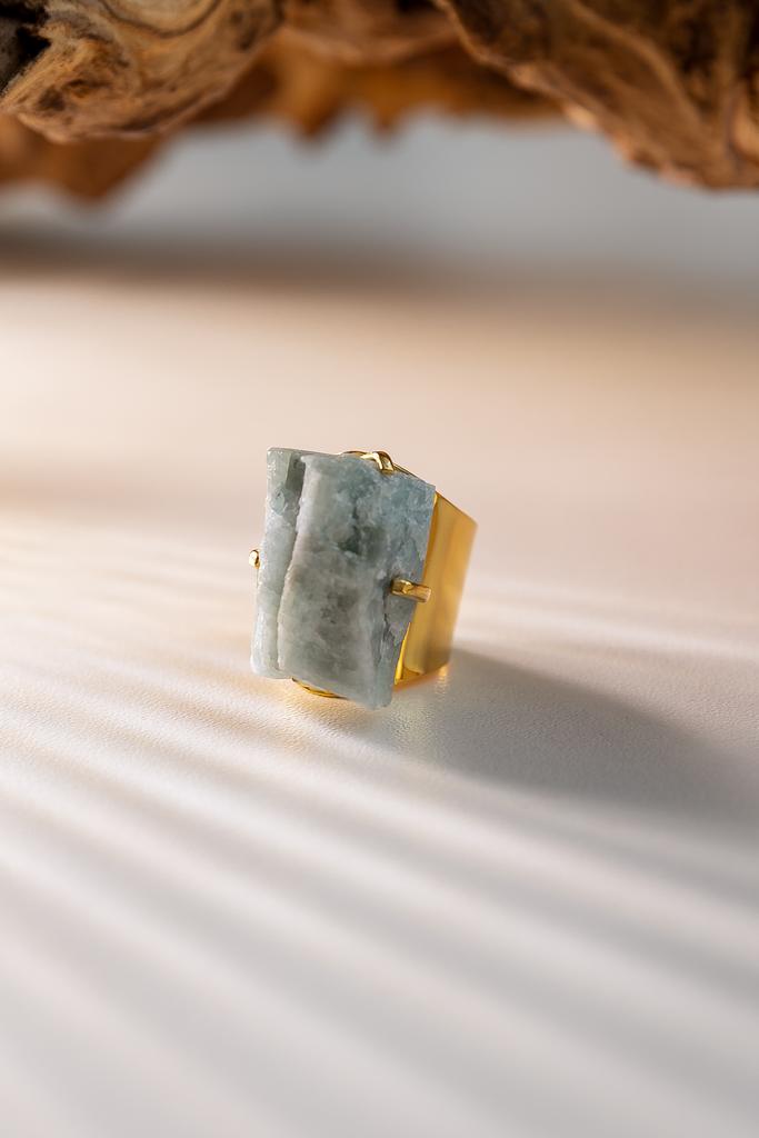 купить кольцо с аквамарином в золоте