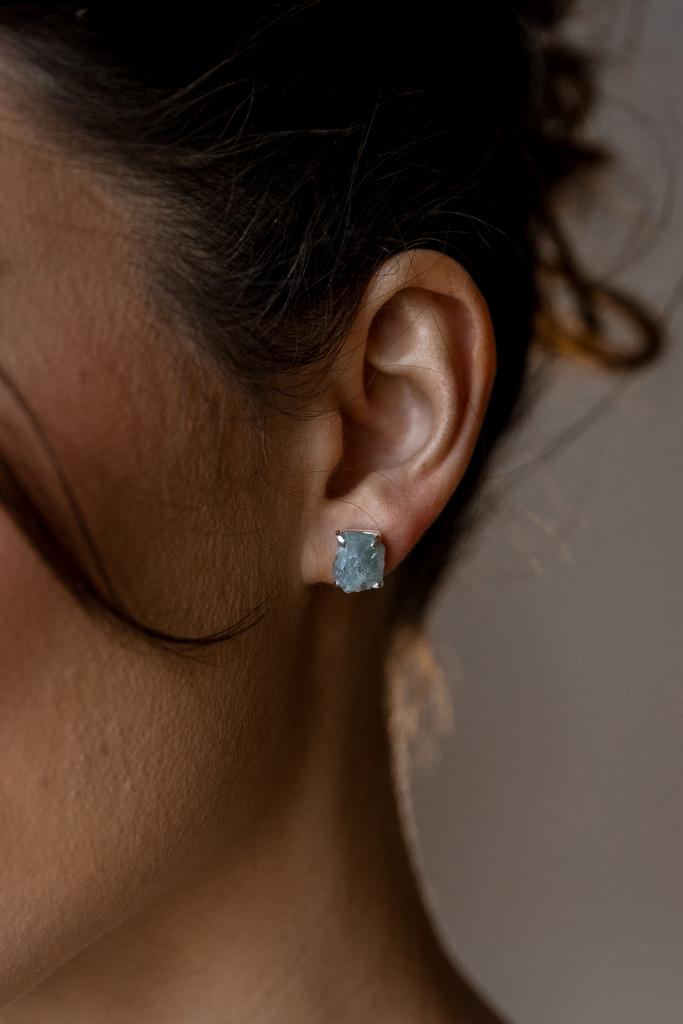 Серьги пусеты с аквамарином