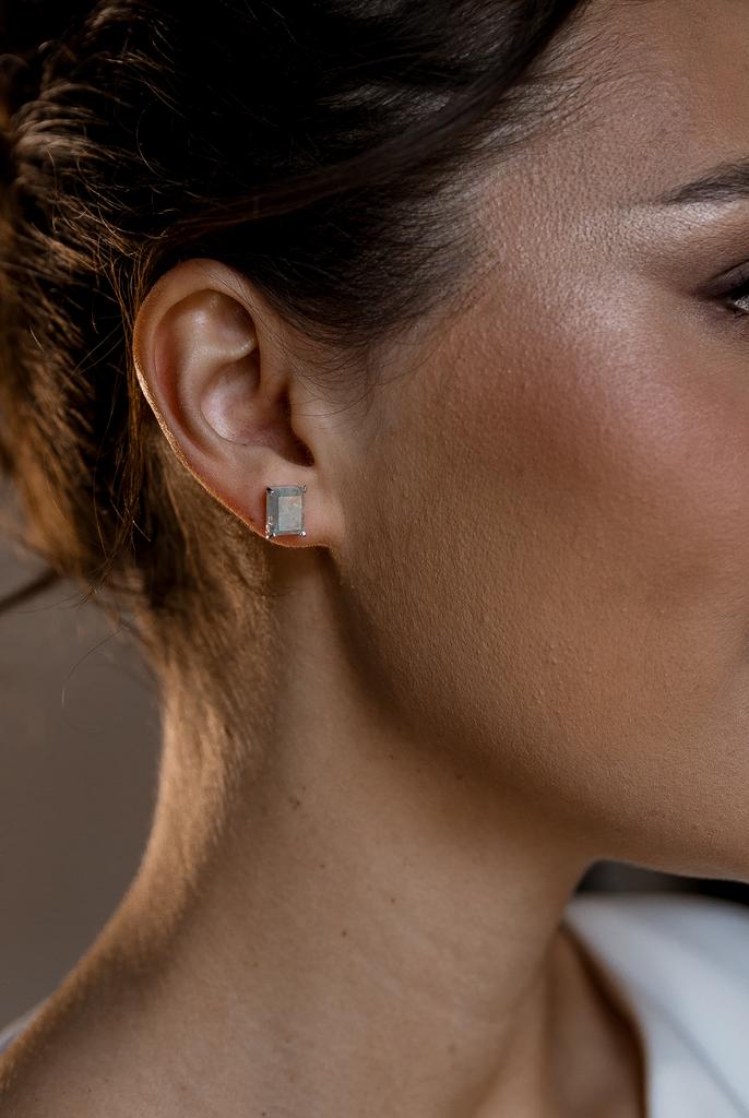 Пусеты с аквамарином в огранке