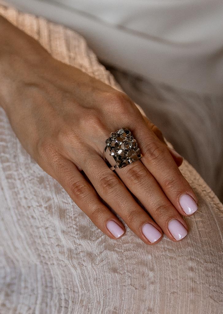 Кольцо с пиритом