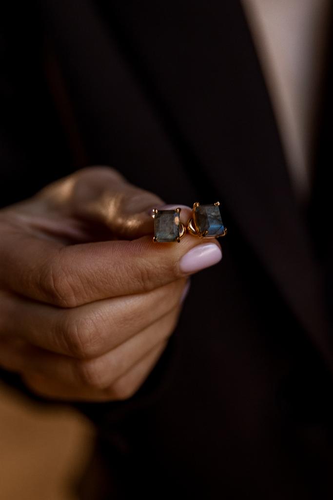 Пусеты с лабрадоритом в огранке