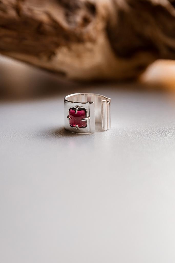 Кольцо женское РИТМ с гранатом