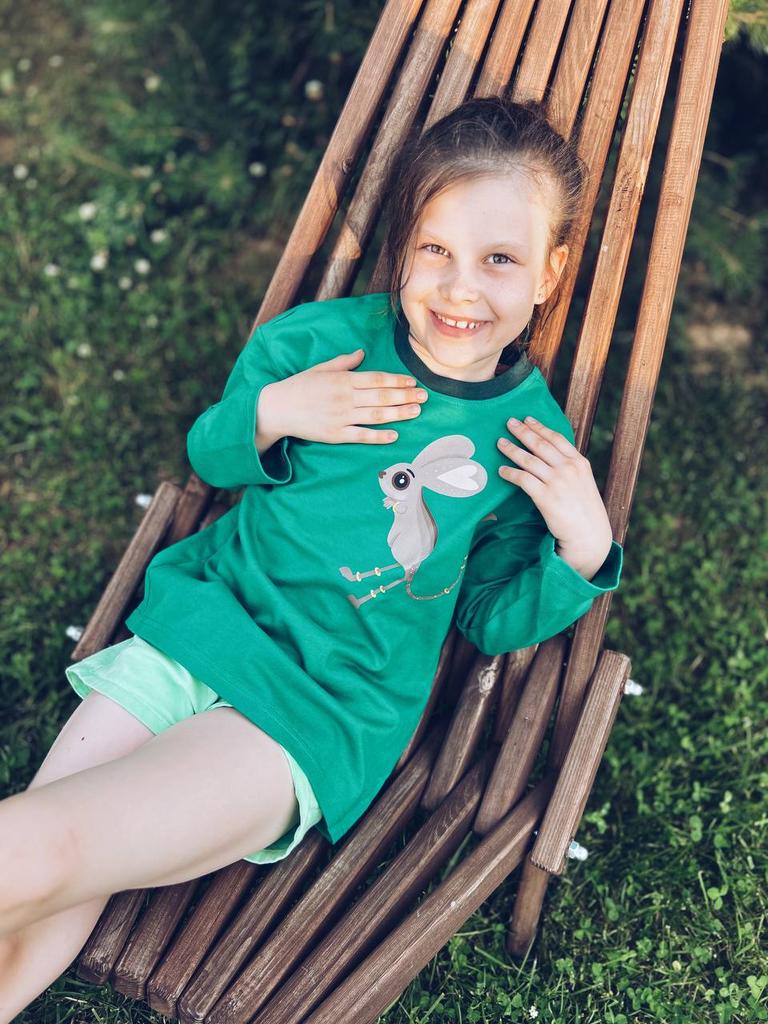 Тушканчик на изумрудном