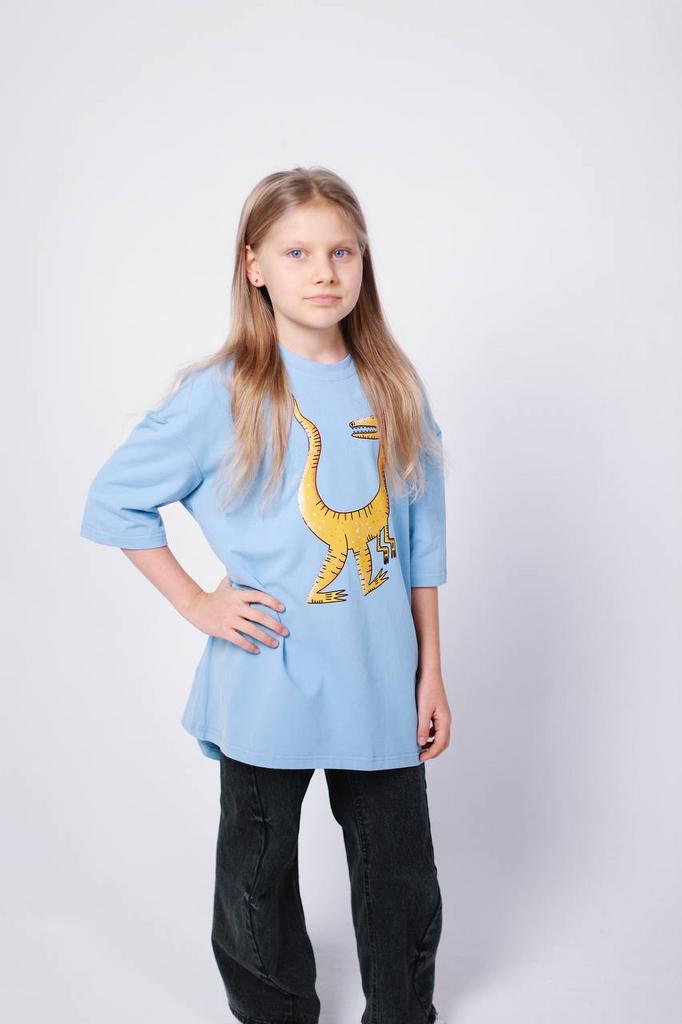 Желтый дино на голубом