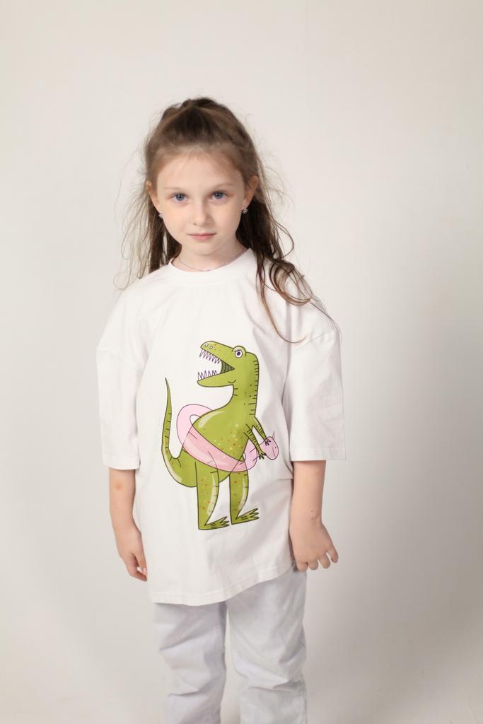 Дино в круге на белом