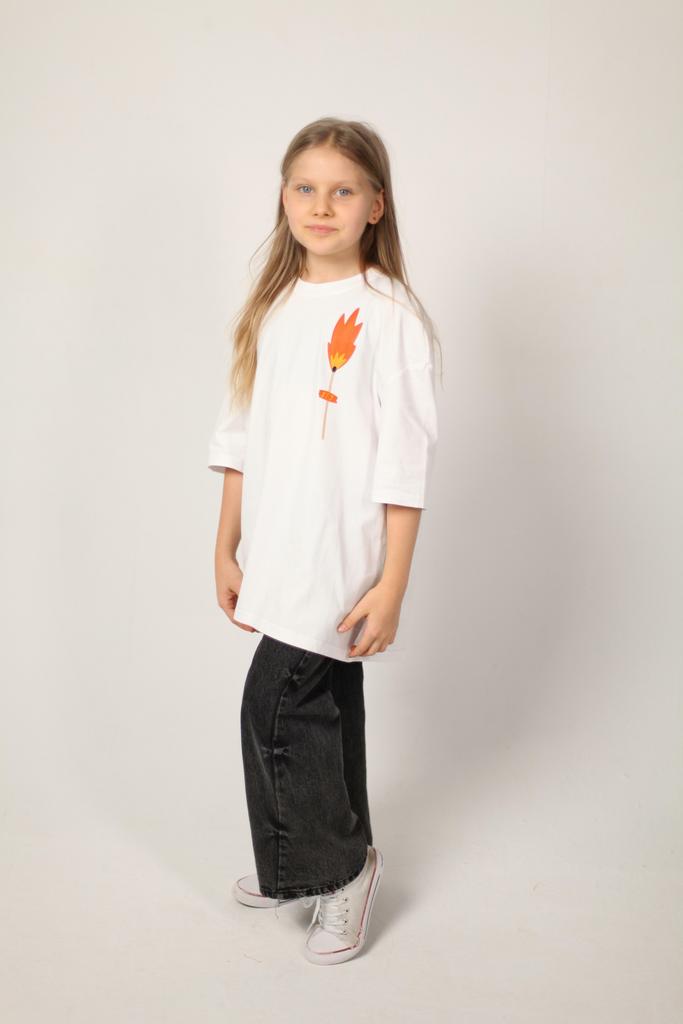 Спичка на белом