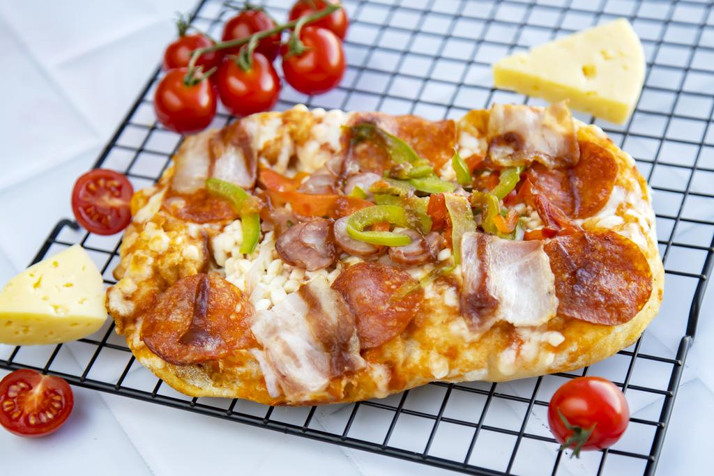 ПИЦЦА "БАВАРСКАЯ МЯСНАЯ"