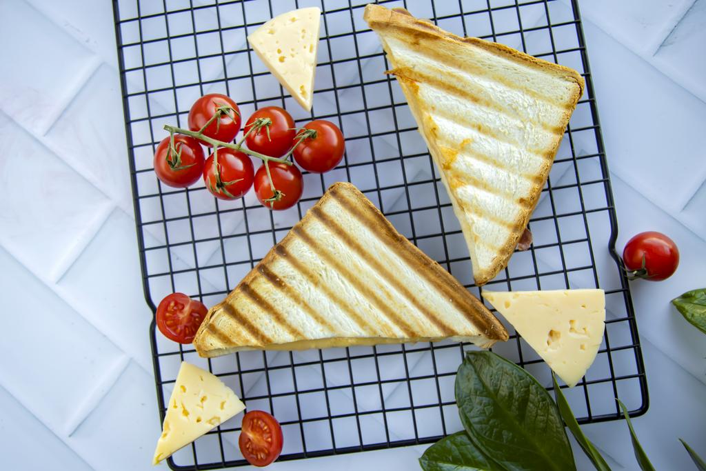 СЭНДВИЧ (ВЕТЧИНА,СЫР)