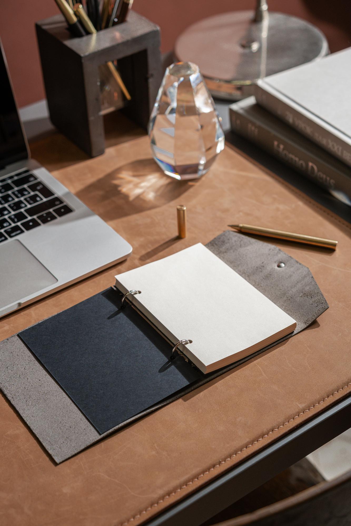 Ежедневник недатированный А6 на кольцах со сменными блоками/Карманный кожаный ежедневник