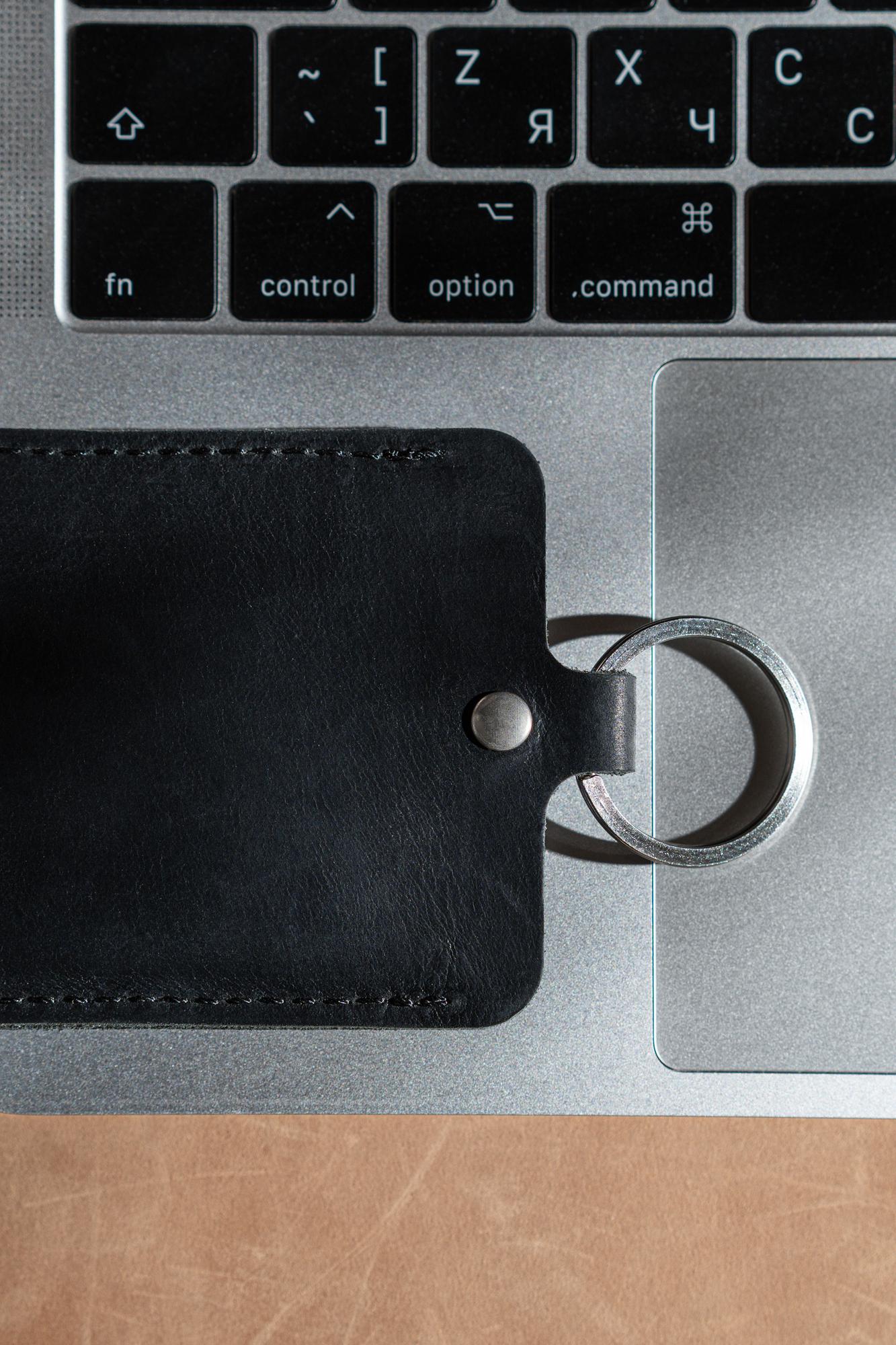 Кожаный картхолдер для пропуска на кольце на 2 отделения