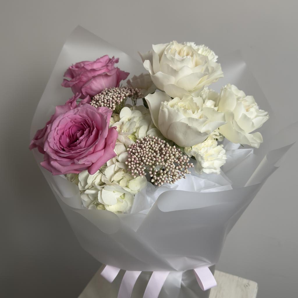 Букет с пионовидными розами НУАЖ и озотамнусами