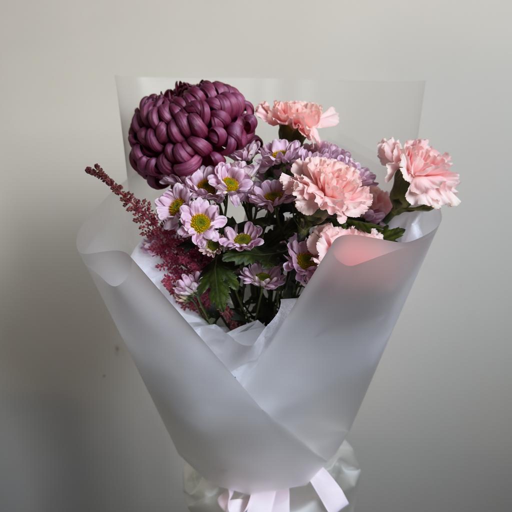 Букет с хризантемой Бигуди и сантини