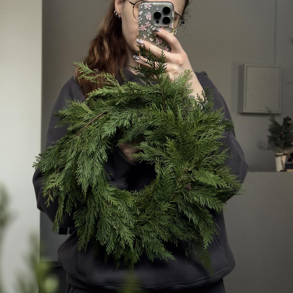 Венок из туи