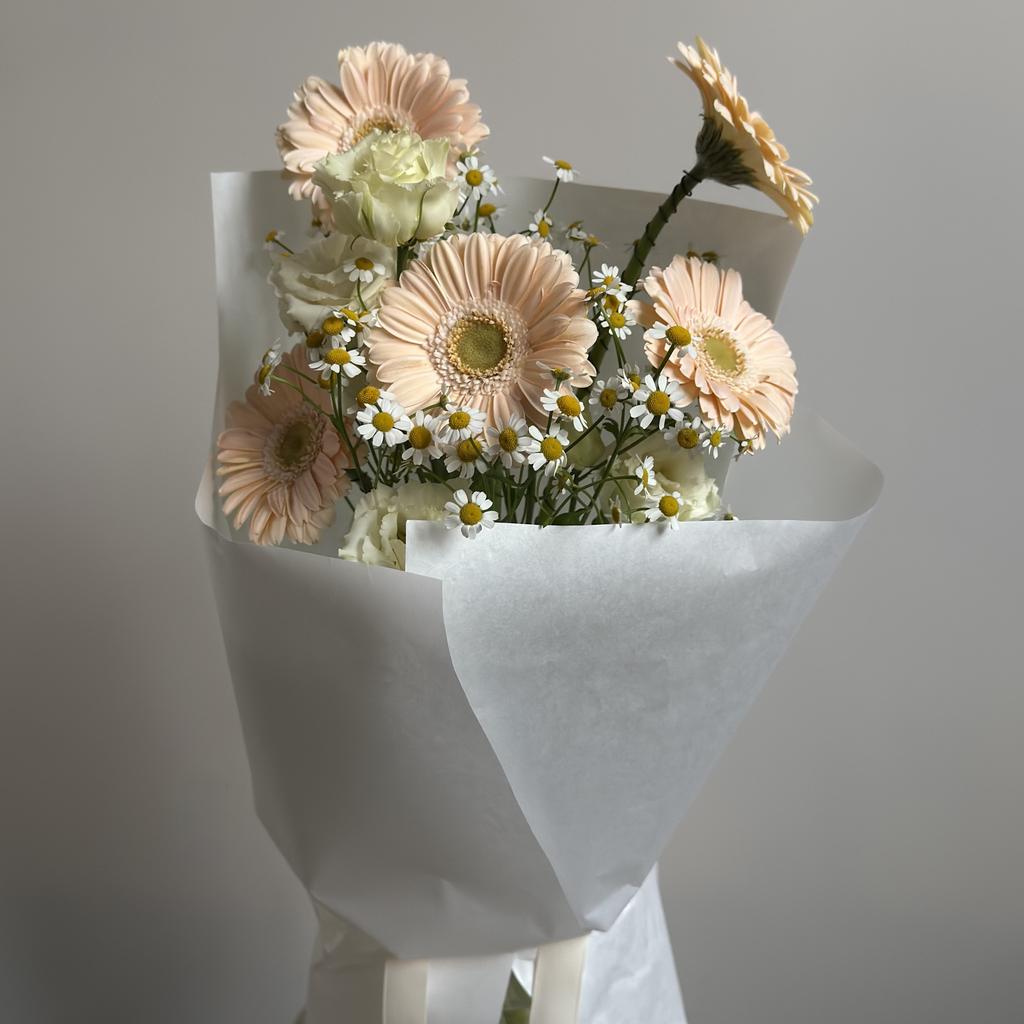 Букет с гермини и эустомой