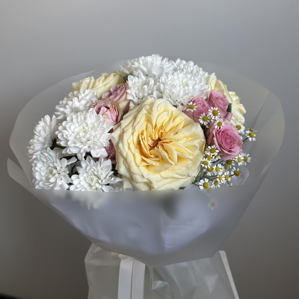 Круглый букет с пионовидными розами CANDLELIGHT