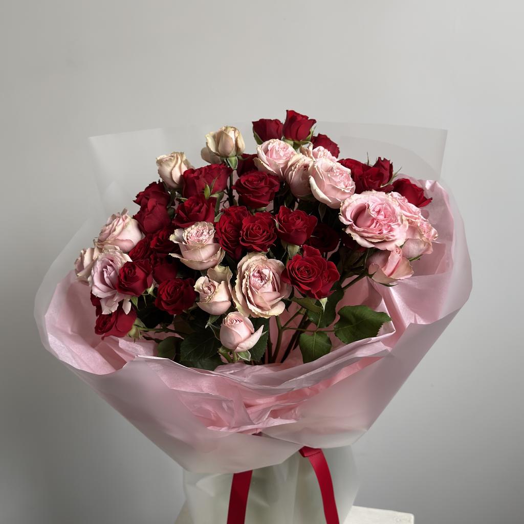 Букет из кустовых роз