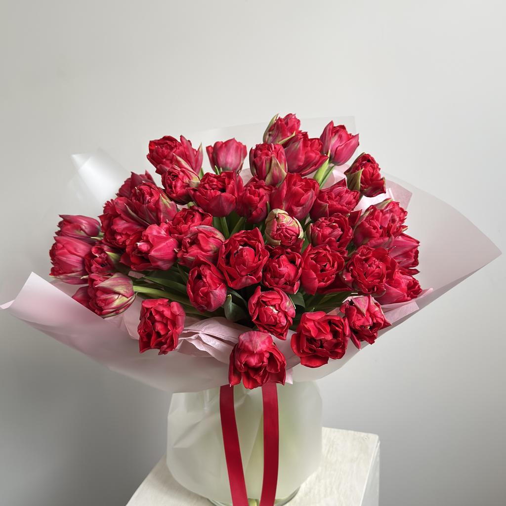 Монобукет из фермерских пионовидных тюльпанов