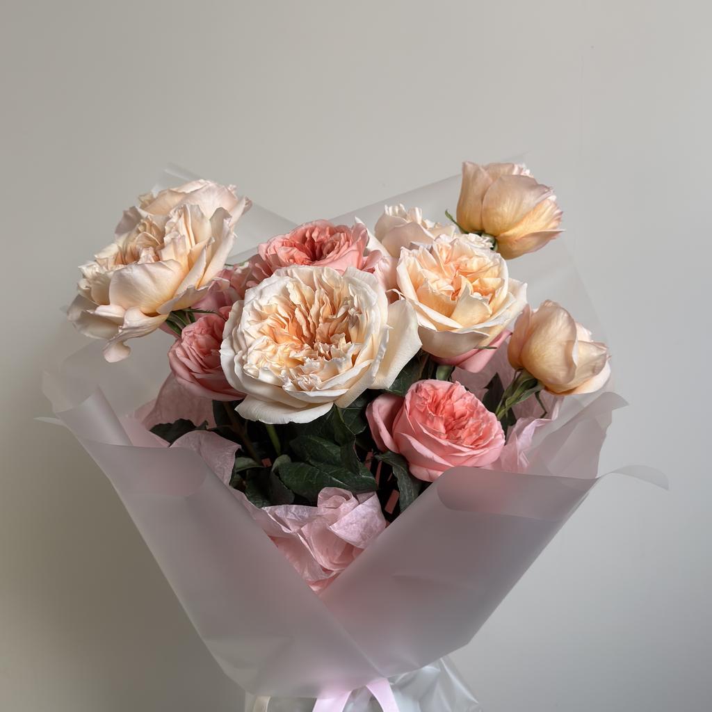 Букет из пионовидных роз