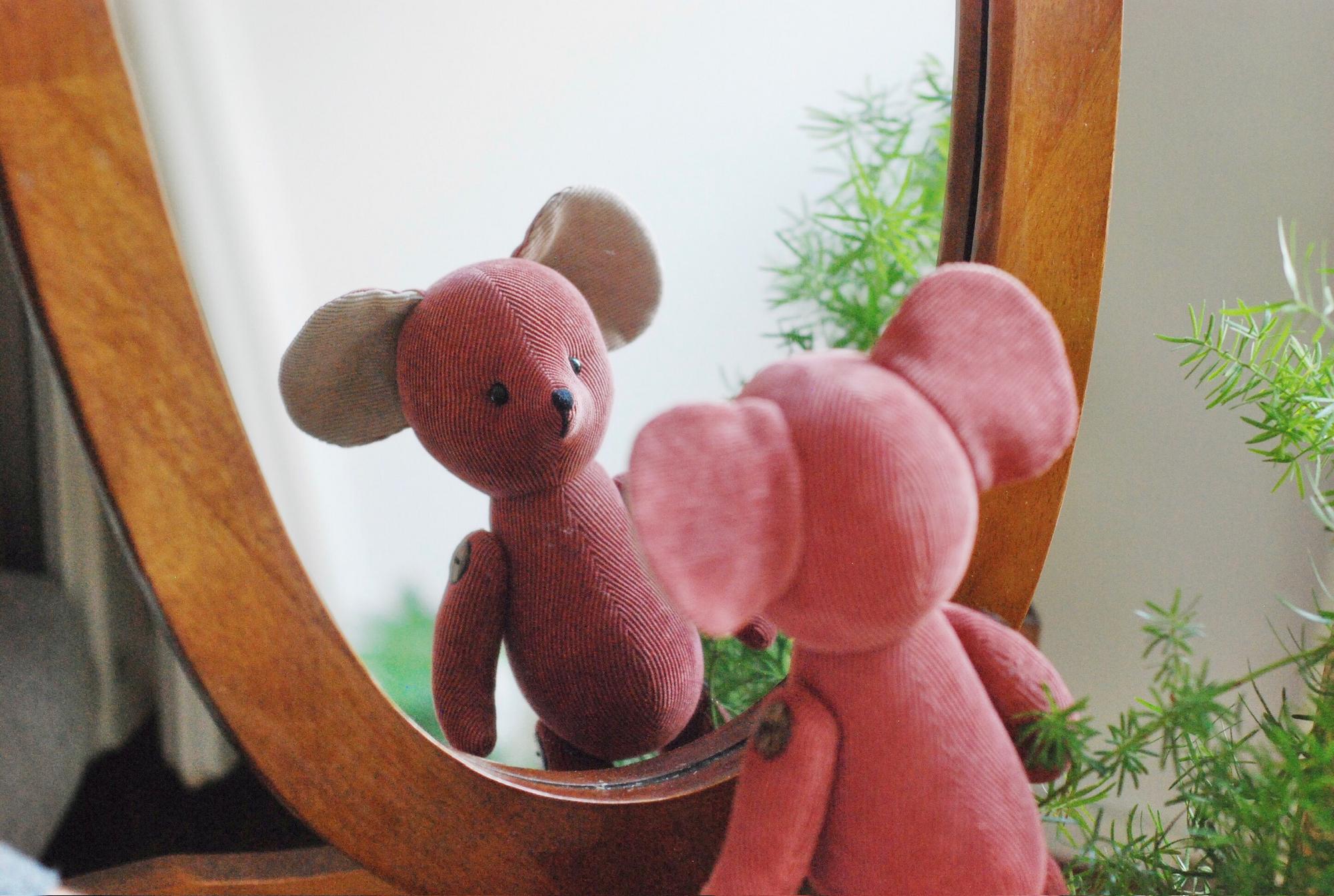 Мышка без одежды в разных цветах