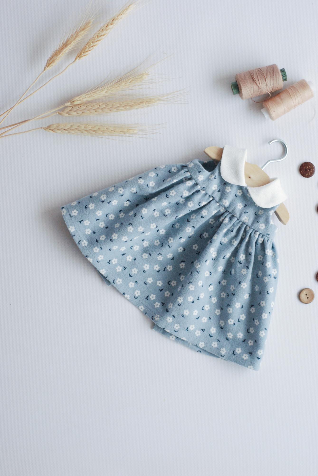 Платье голубое в цветочек