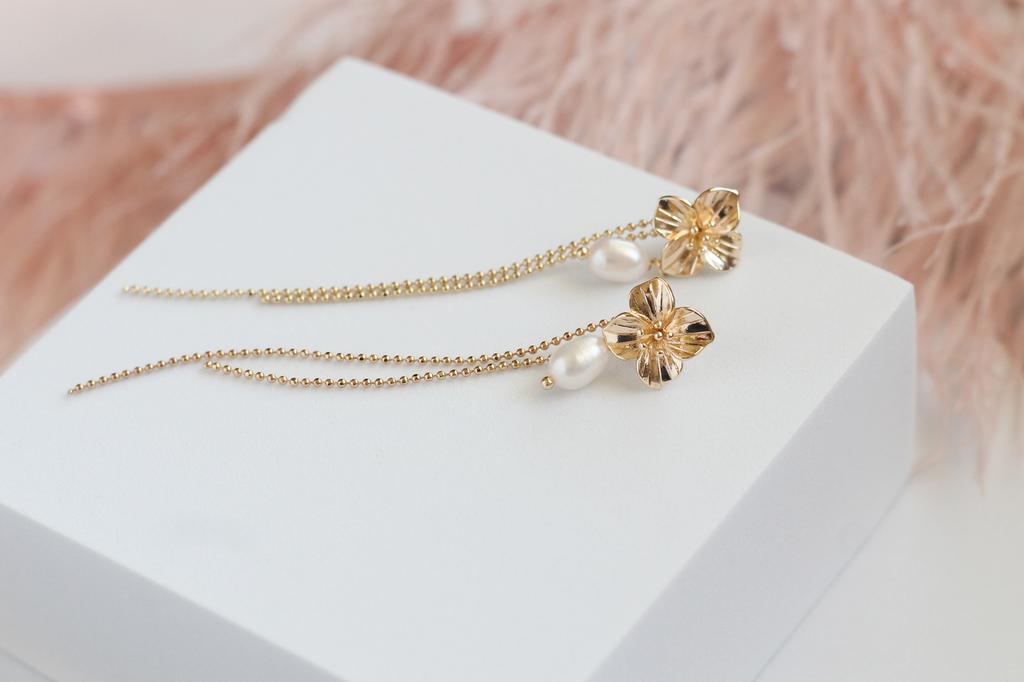 Серьги-гвоздики с натуральным жемчугом