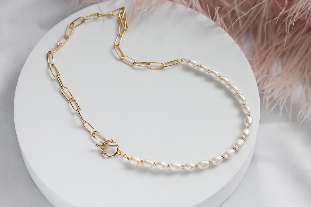 Колье из жемчуга и цепочки