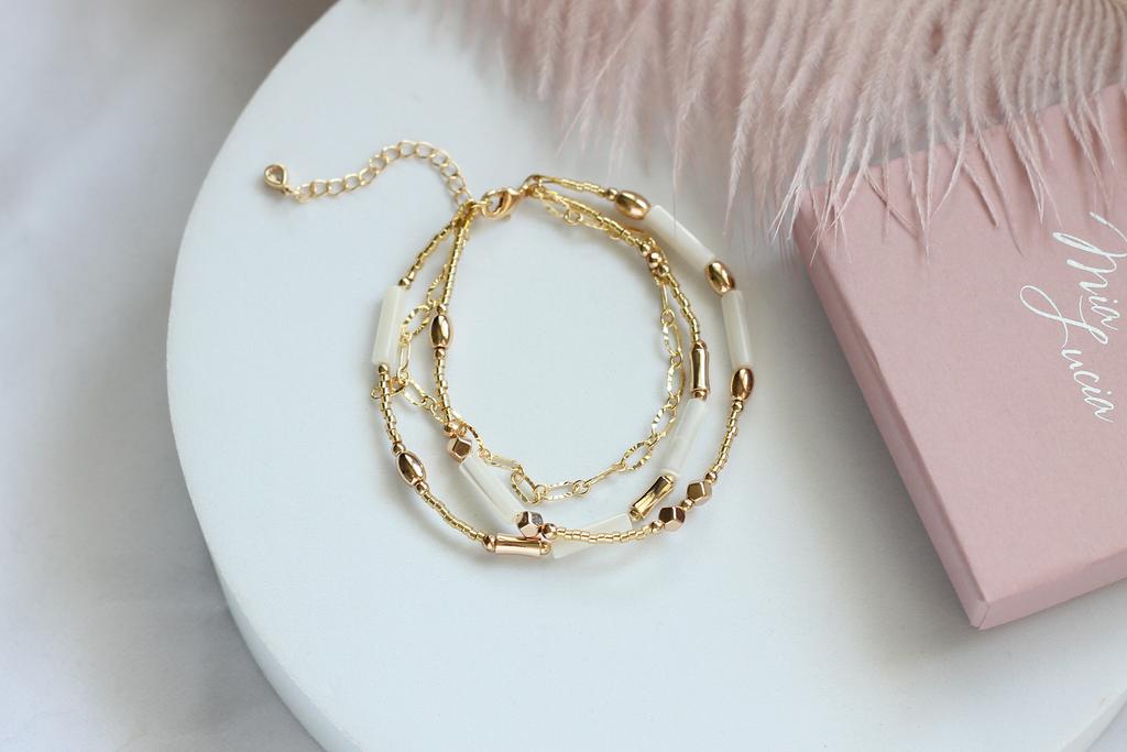 Многослойный браслет из японского бисера и натурального перламутра