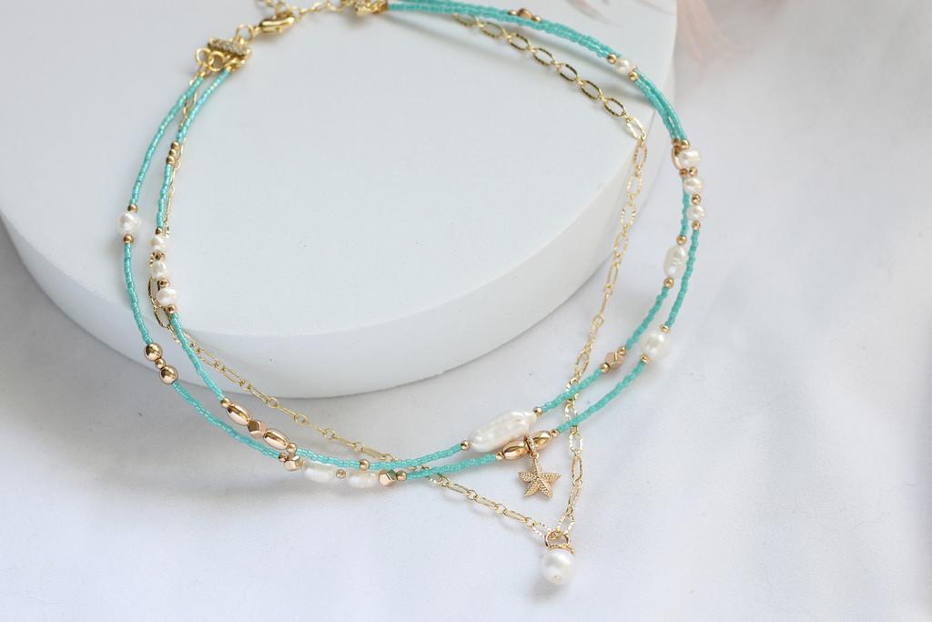 Многослойное колье из японского бисера и натурального жемчуга