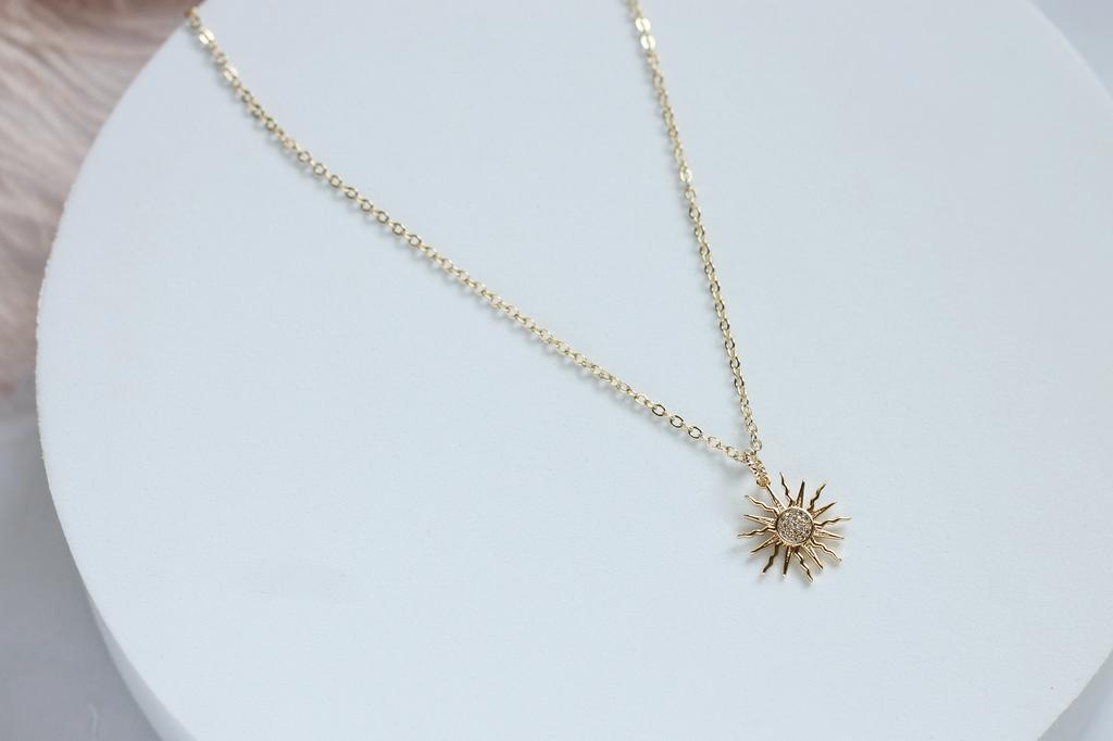 Цепочка с подвеской солнце