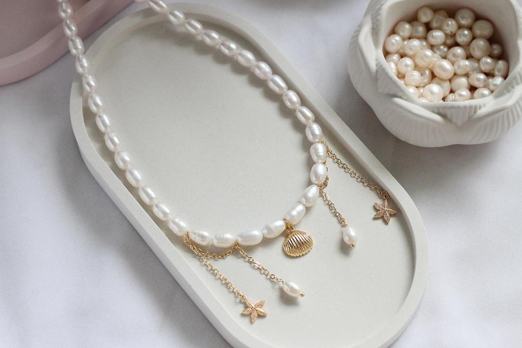 Чокер из натурального жемчуга с цепочками-подвесками