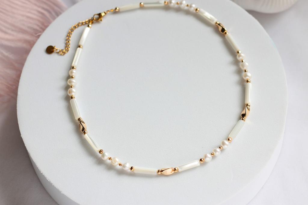 Чокер из перламутра и натурального жемчуга