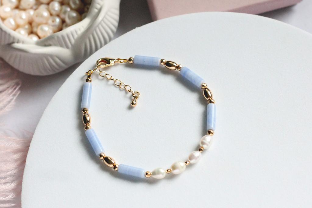 Браслет из натурального жемчуга и голубого агата