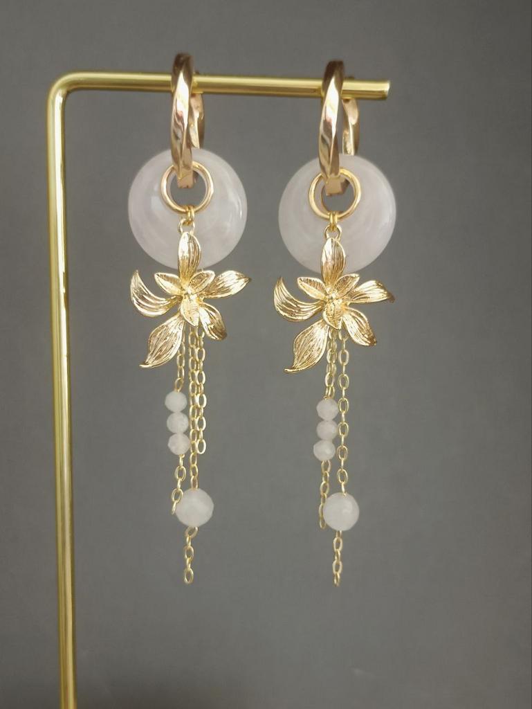 Серьги конго с розовым кварцем, цветком и цепочками