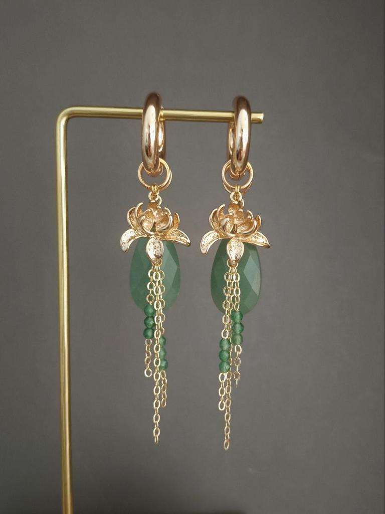 Серьги конго с зеленым авантюрином и цветком с цепочками