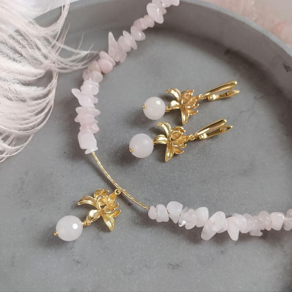 Серьги и чокер из розового кварца с цветком (комплектом или отдельно)