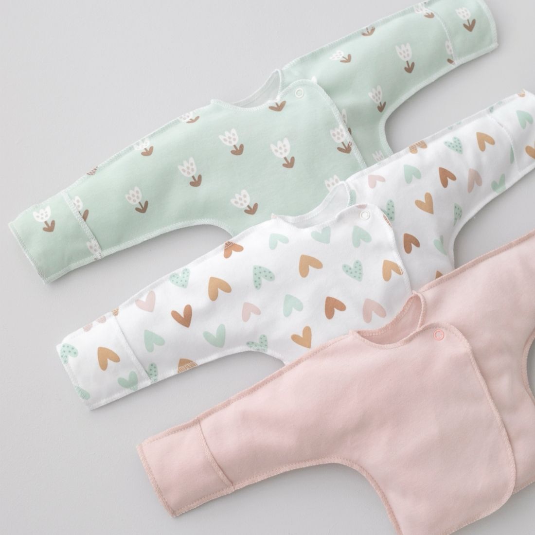 Распашонка "Первые цветы"