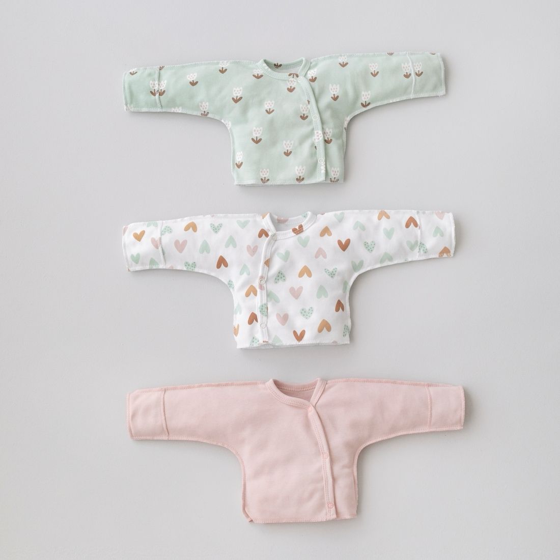 Распашонка с кнопками "Первые цветы"