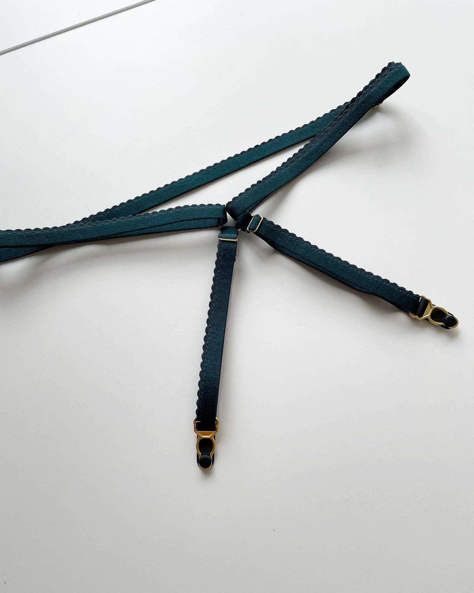 Пояс для трусов изумрудном цвете