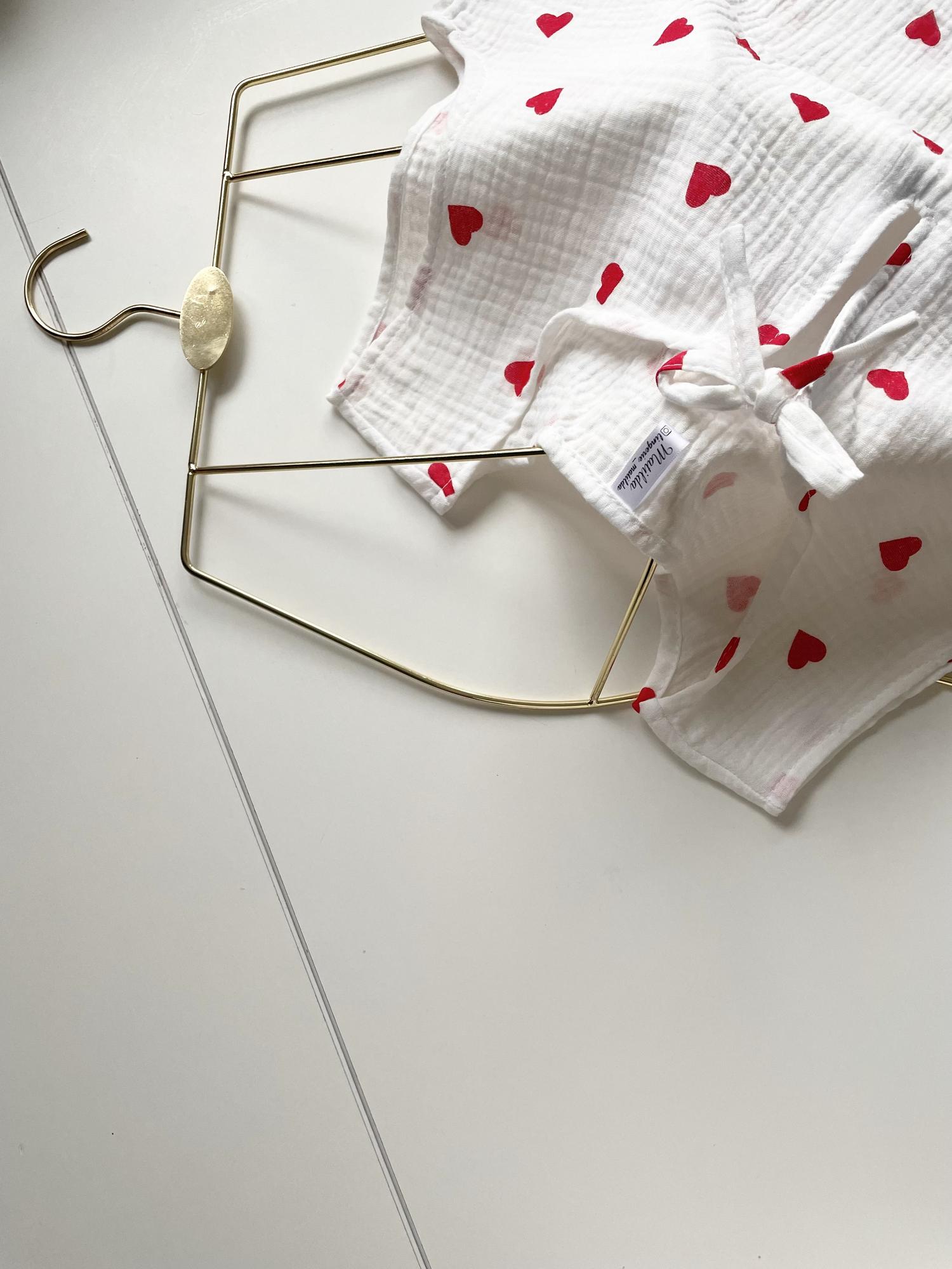 «MADI» Хлопковая пижама с сердечками красного цвета.