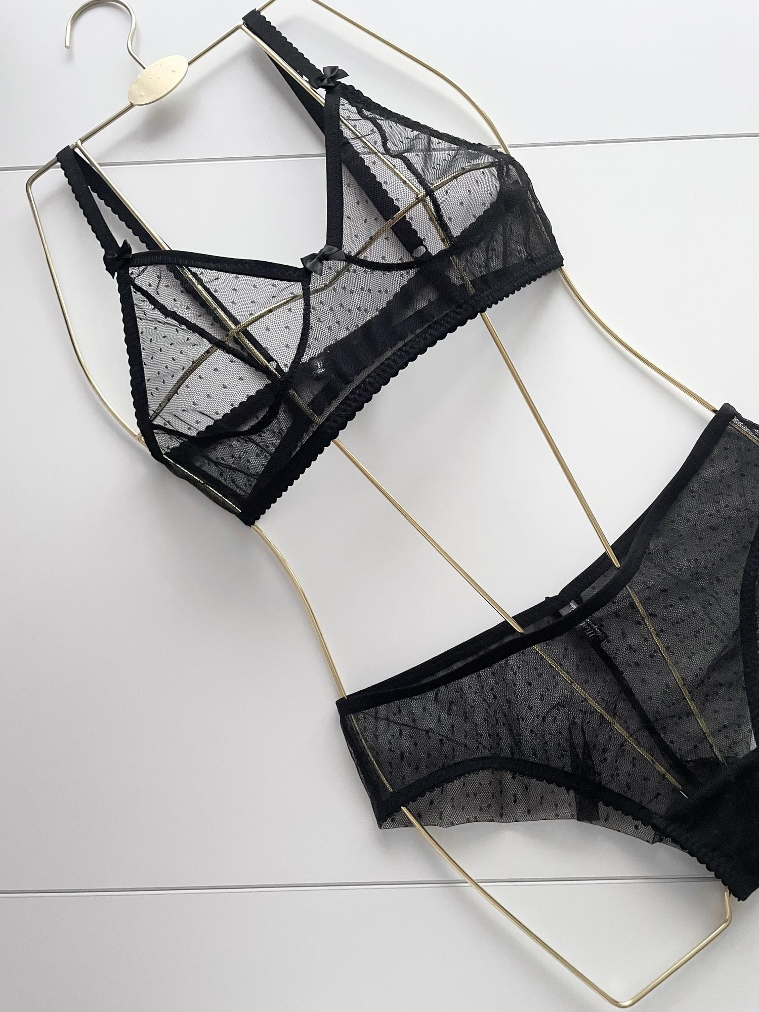 Комплект «MISTY» в черном цвете.